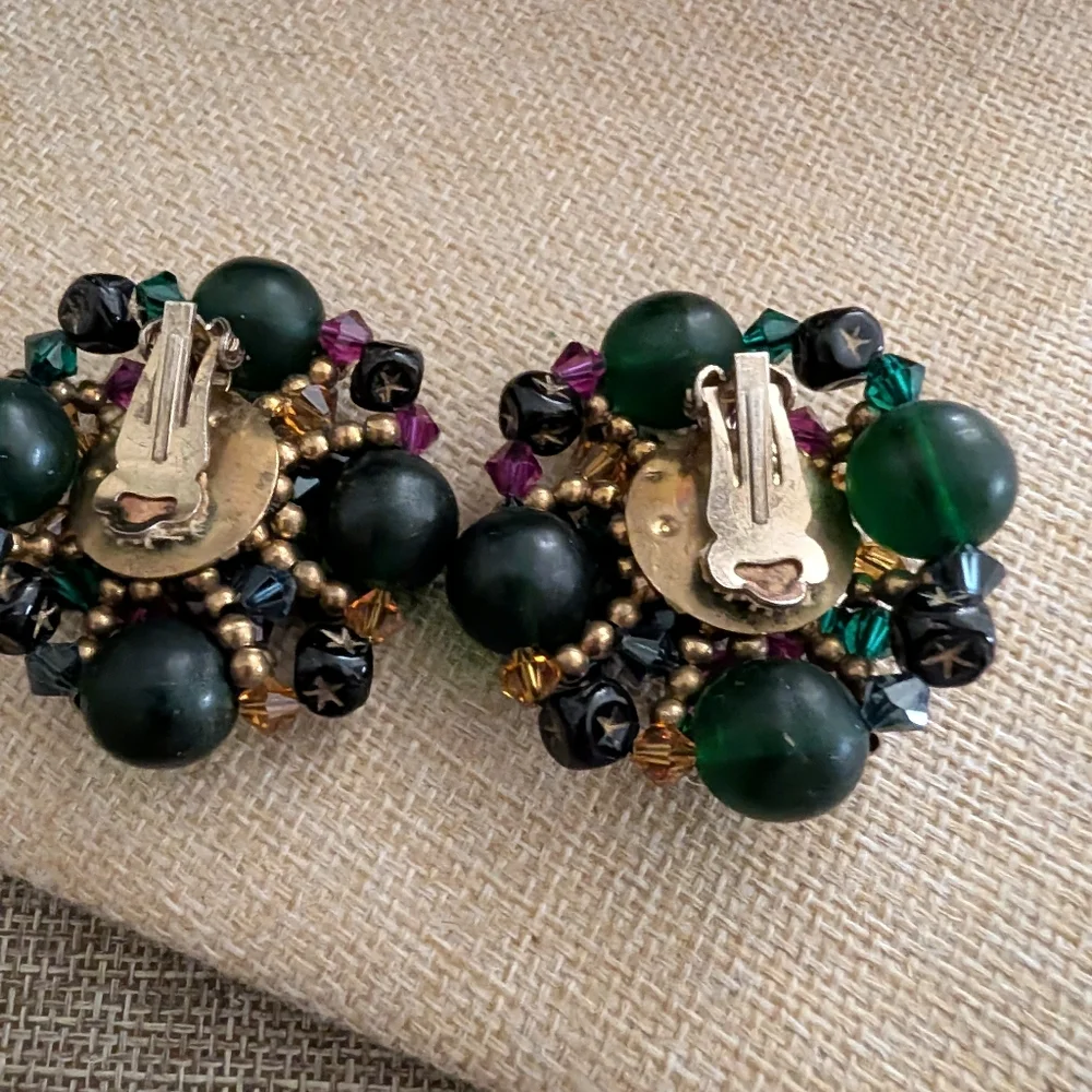 Vintage Green And Purple Large Cluster Beaded Clip On Earrings NWT - Picture 4 of 9